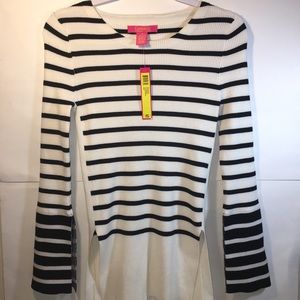 Striped slit sleeve tunic in white and black.....